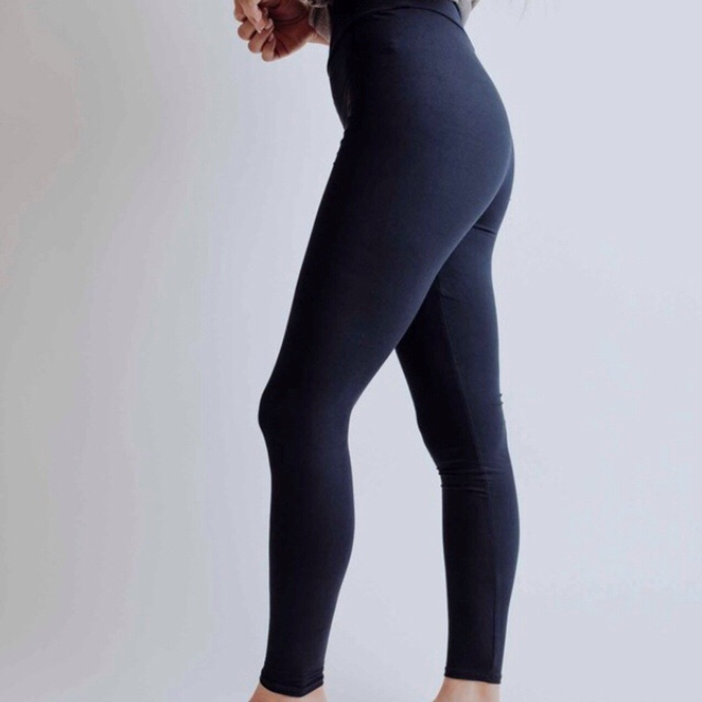 SOLID NAVY LEGGINGS *Softest EVER*